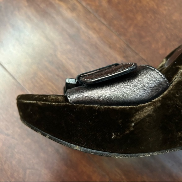 Donald J. Pliner Couture Whimsigoth Green Velvet and Leather Wedge Shoes, Size 8 - Picture 9 of 14